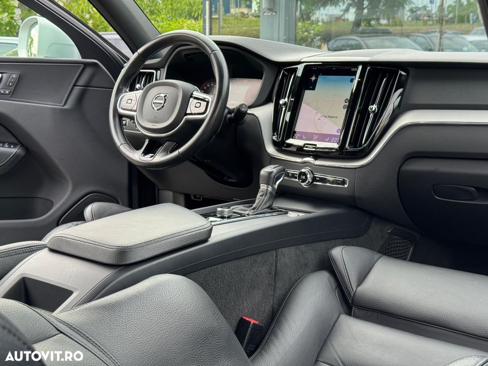 Volvo XC 60 D4 AWD Geartronic RDesign - 18