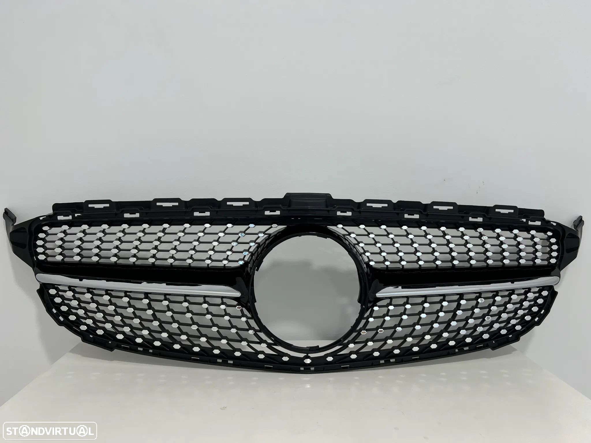 Grelha Frontal Mercedes Classe C W205 Look Diamond Black - 1
