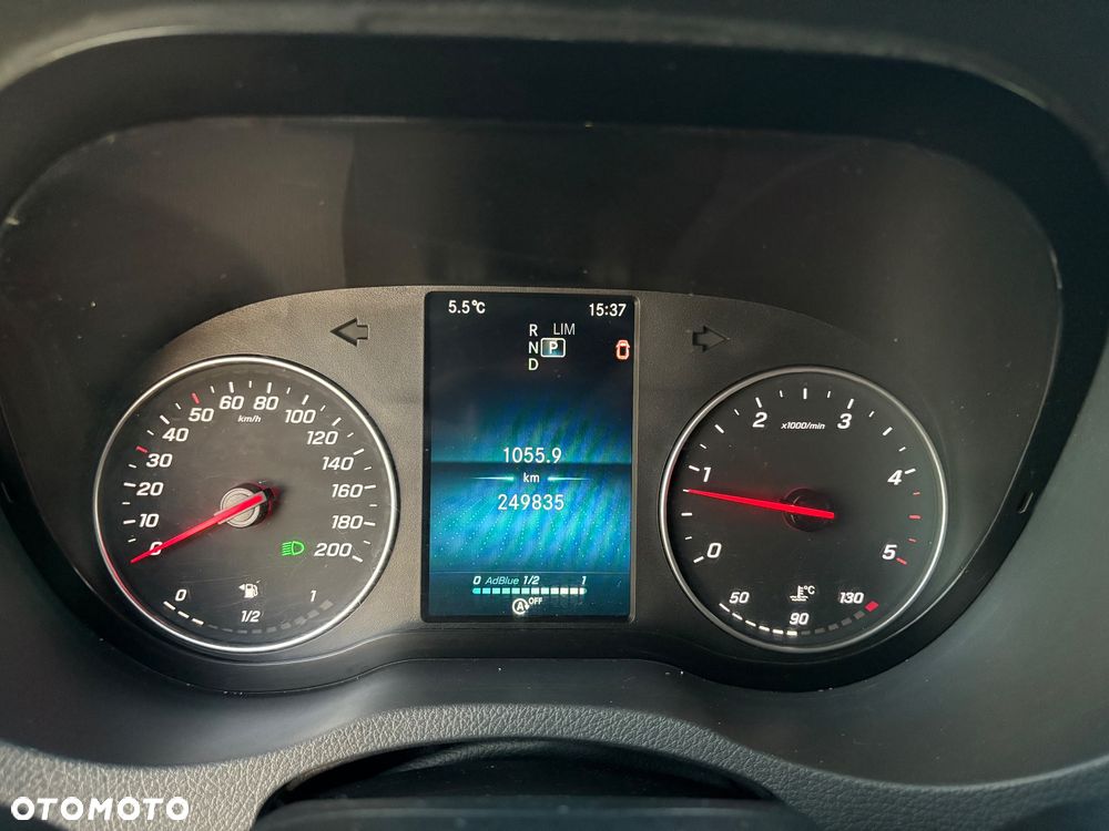 Mercedes-Benz Sprinter - 20