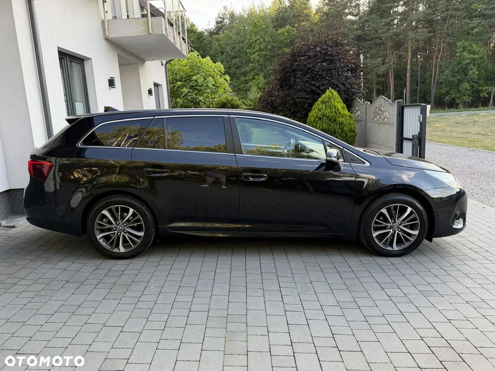 Toyota Avensis 1.8 Prestige MS - 20