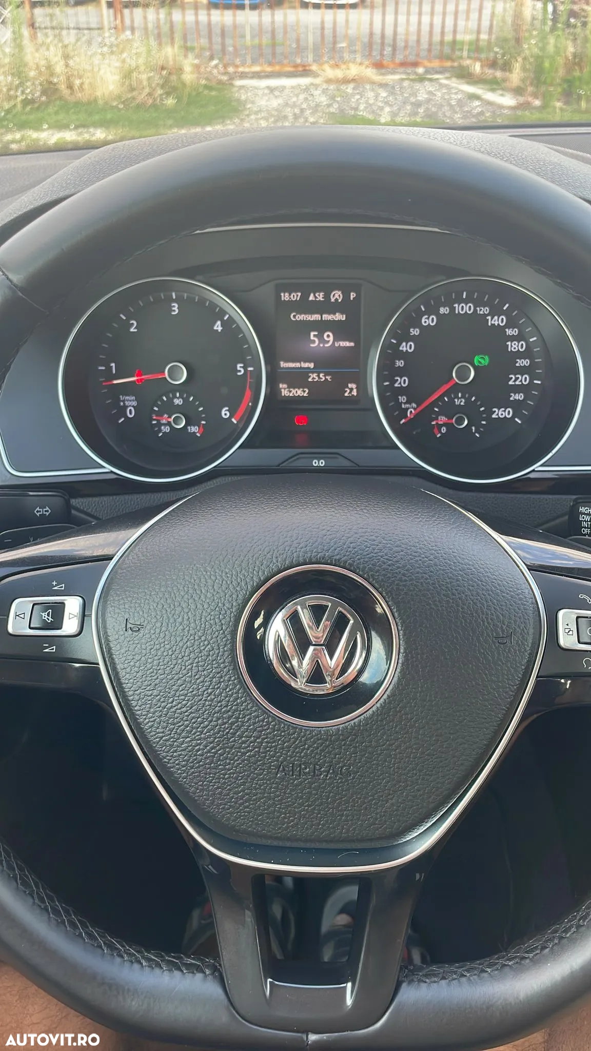 Volkswagen Passat - 17