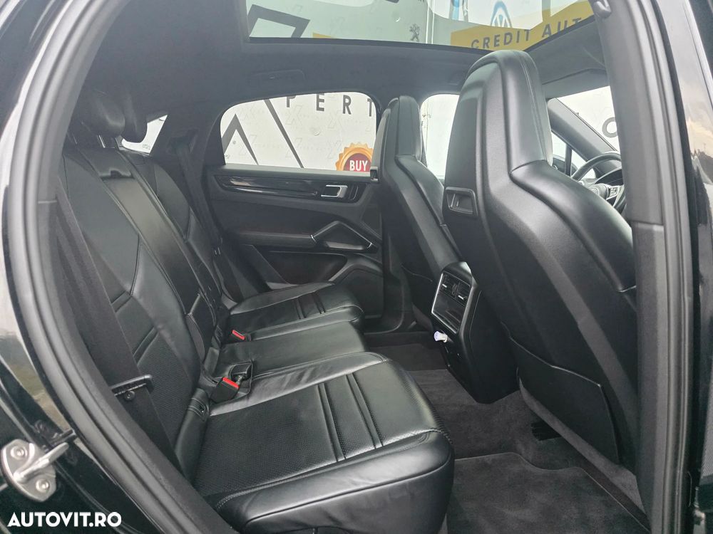 Porsche Cayenne Tiptronic S Platinum Edition - 12
