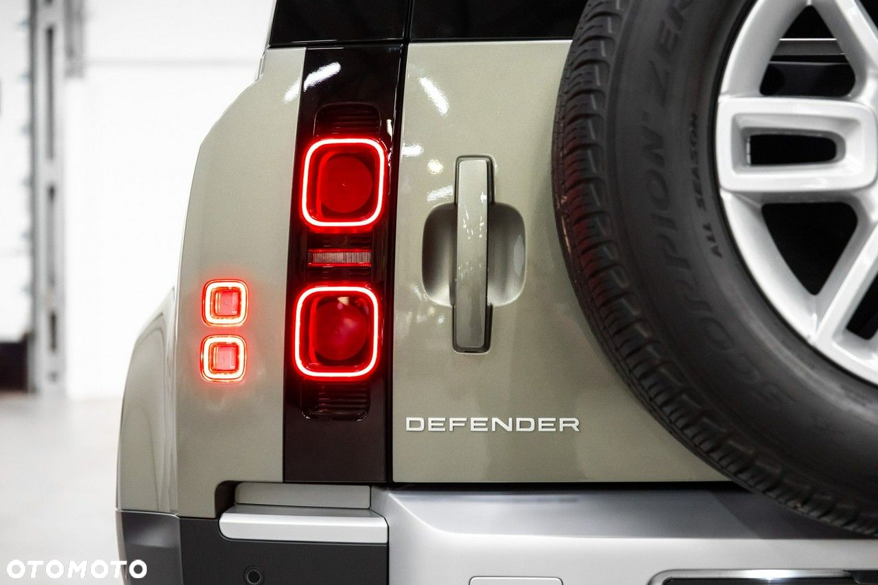 Land Rover Defender - 18