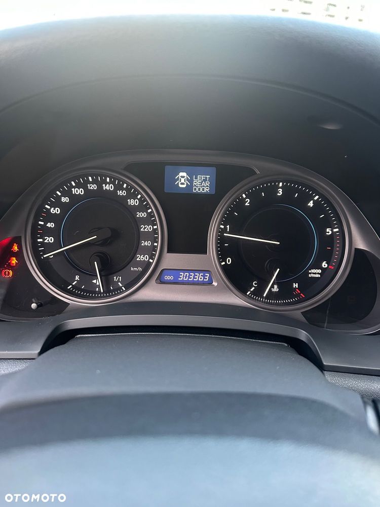 Lexus IS 220 D Sport - 12