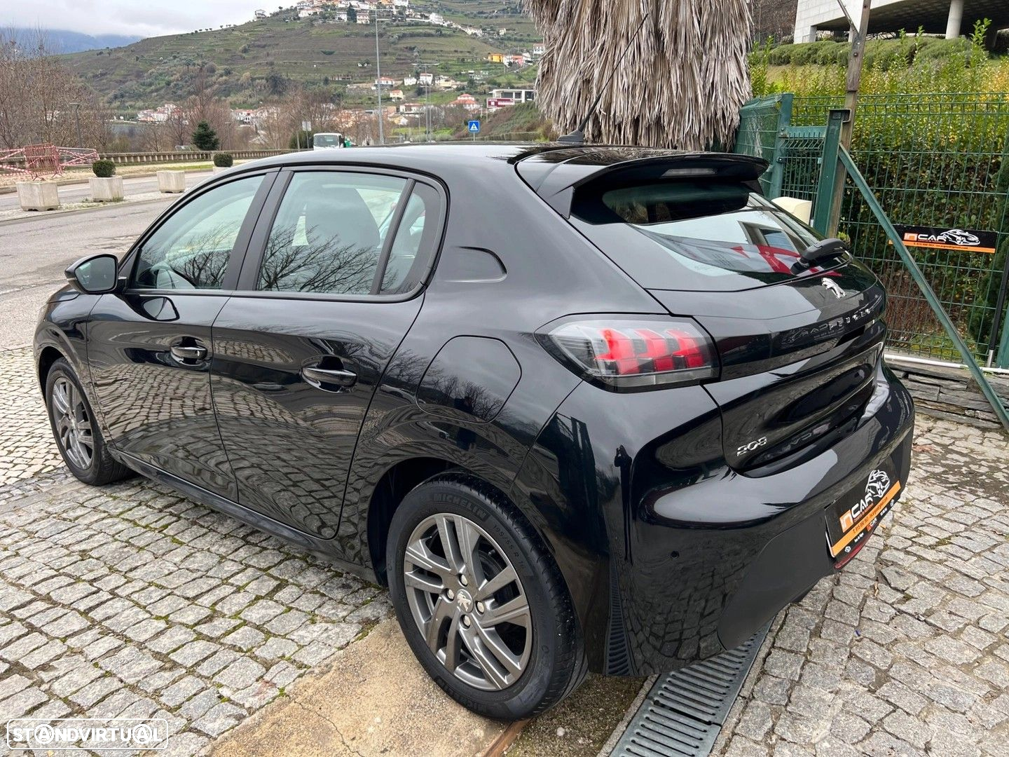 Peugeot 208 1.2 PureTech Active Pack - 4