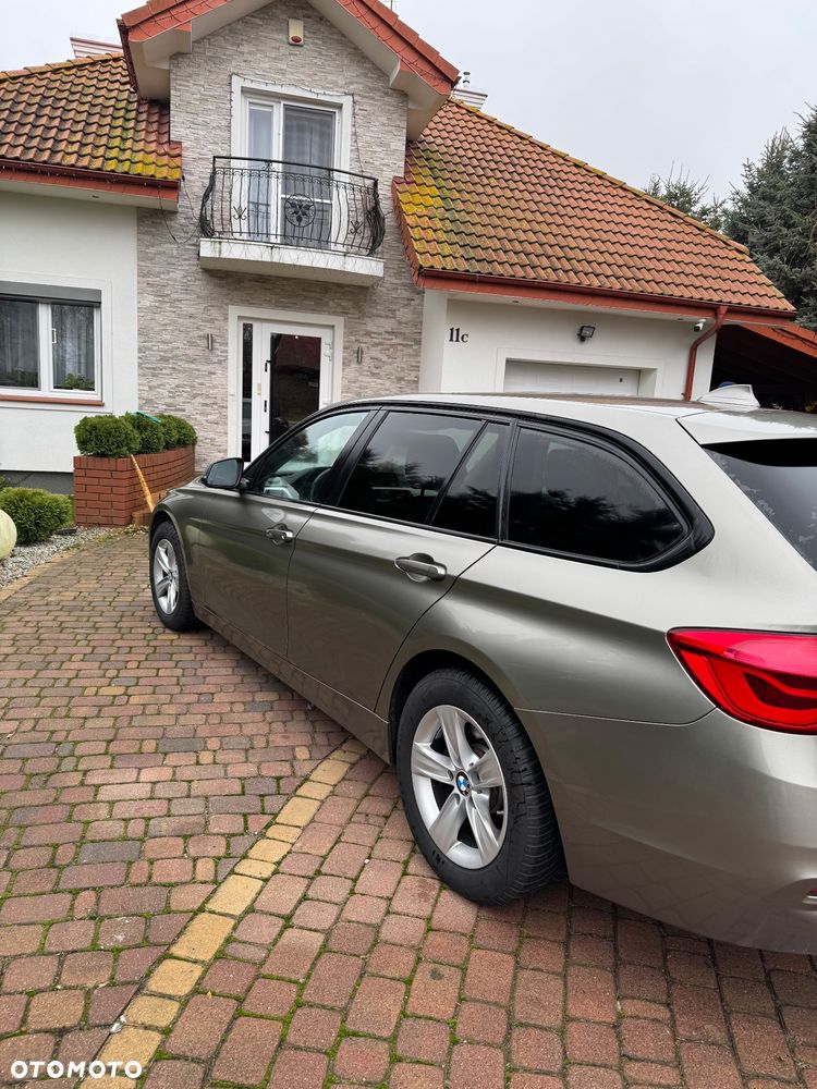 BMW Seria 3 320i xDrive - 7