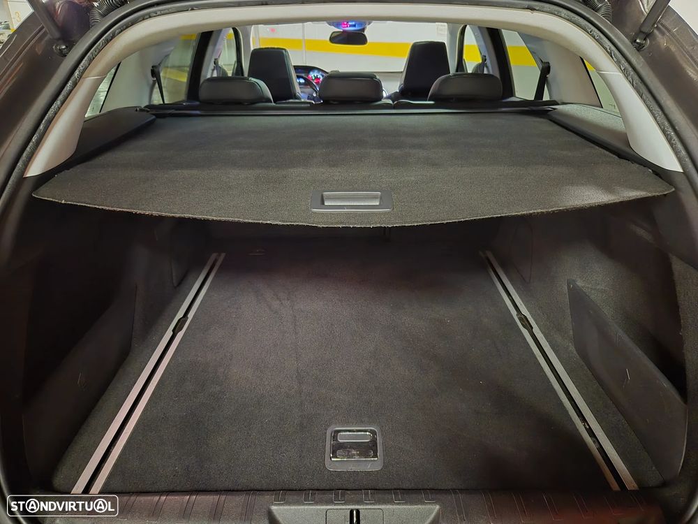 Peugeot 308 SW 1.6 e-HDi Allure - 32