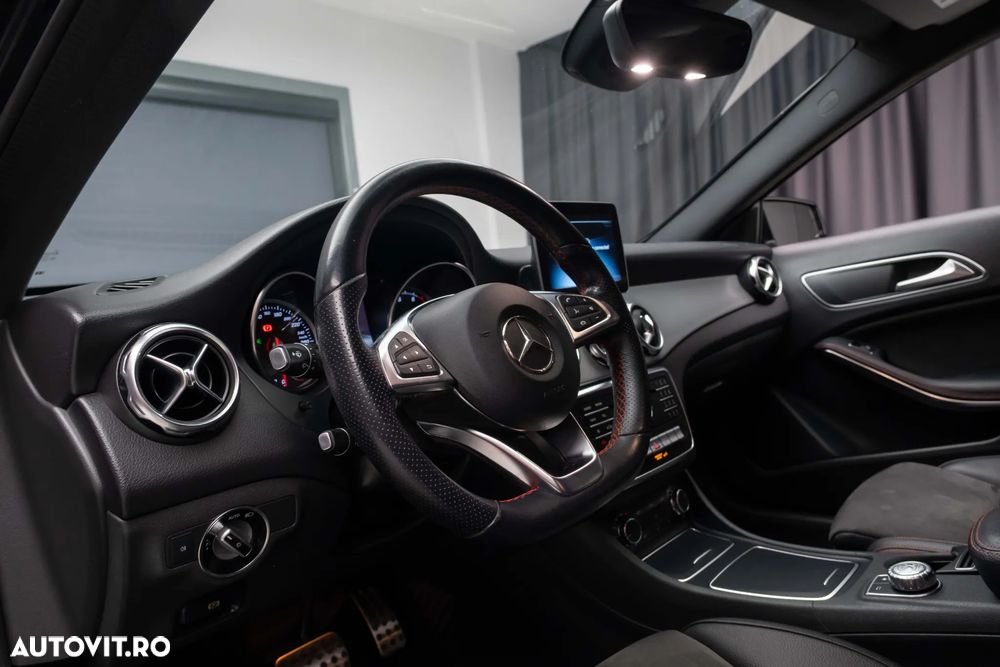 Mercedes-Benz GLA 200 7G-DCT AMG Line - 32