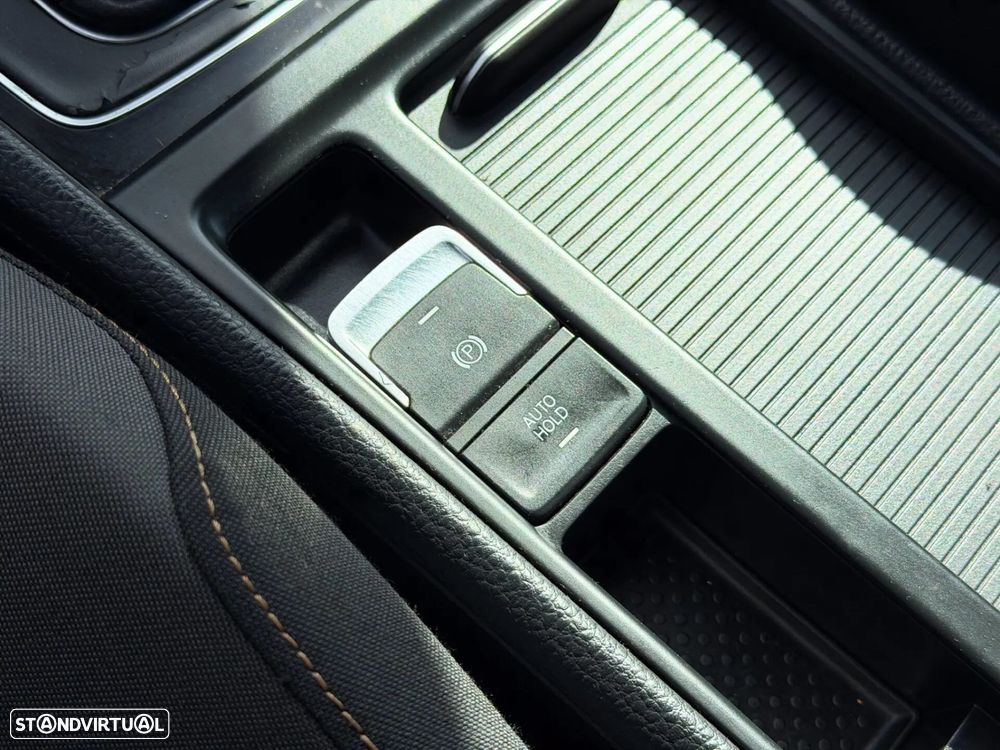 VW Golf 1.6 TDI BlueMotion Allstar - 16