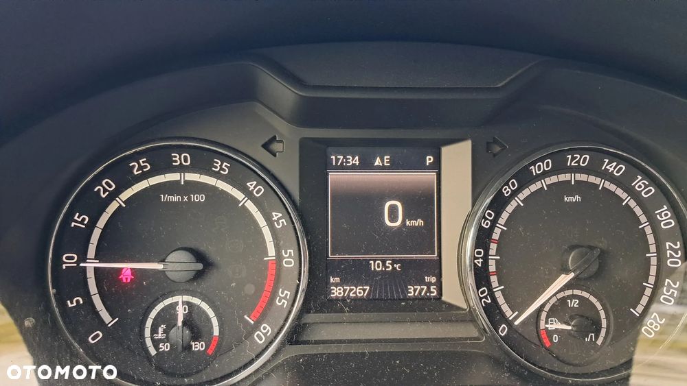 Skoda Octavia 2.0 TDI RS DSG - 8