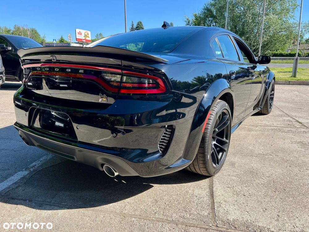 Dodge Charger 6.4 Scat Pack Widebody - 12