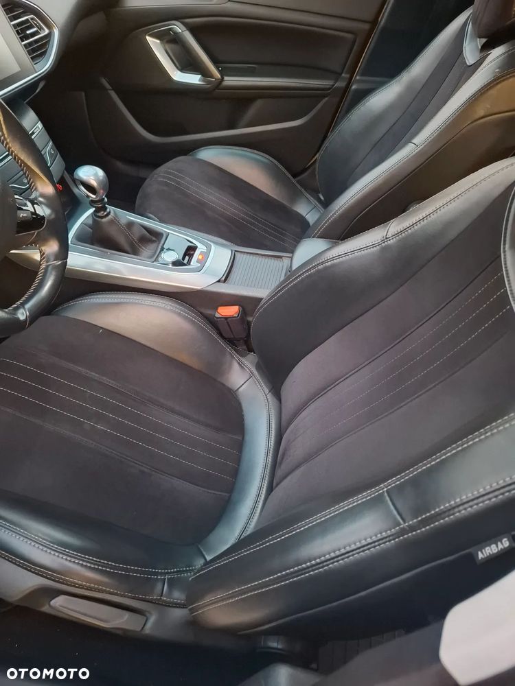 Peugeot 308 2.0 Blue HDi Allure S&S - 10