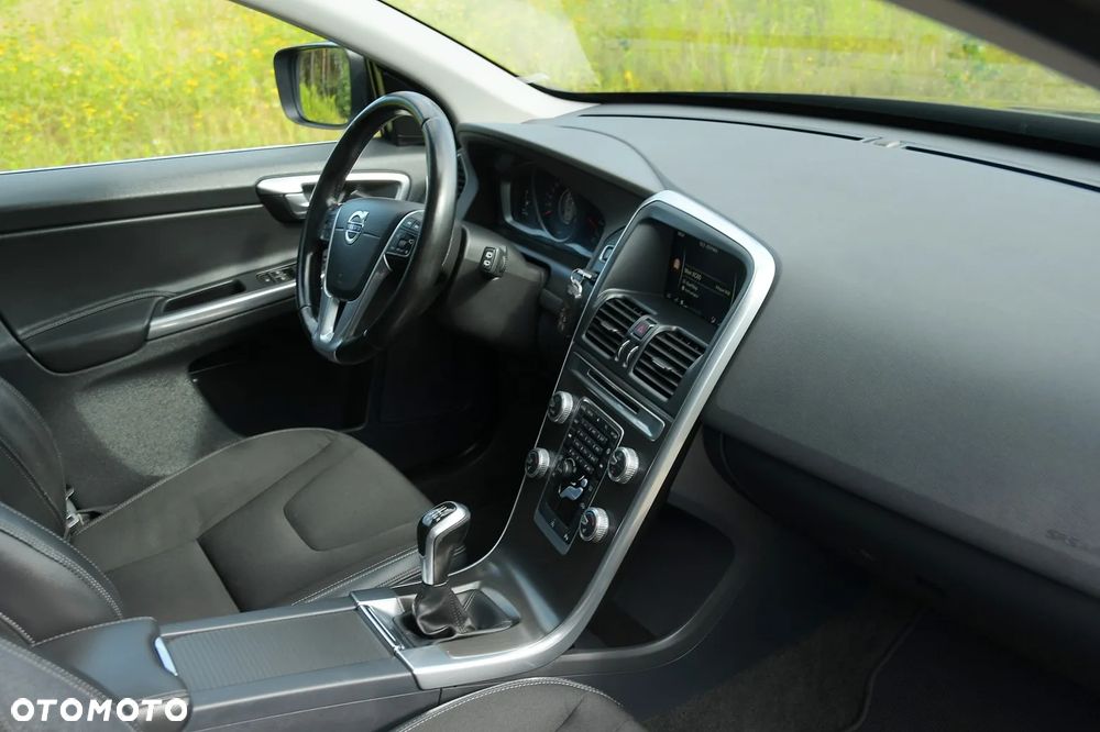 Volvo XC 60 D4 Momentum - 21