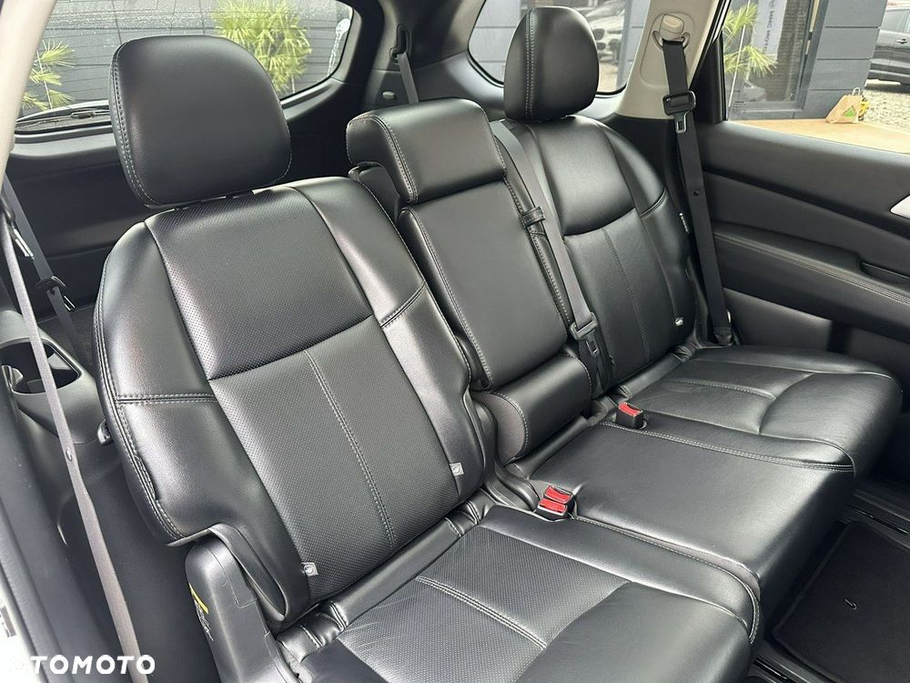 Nissan Pathfinder - 22