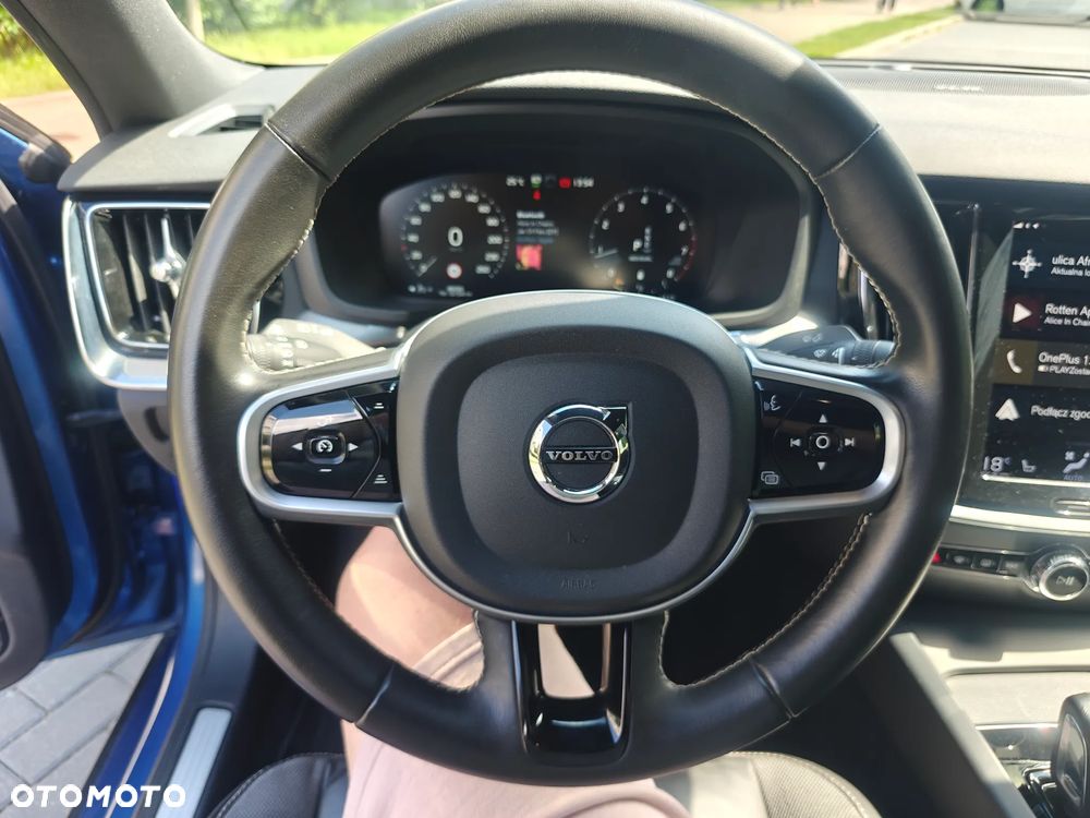 Volvo S60 B5 B AWD R-Design - 18
