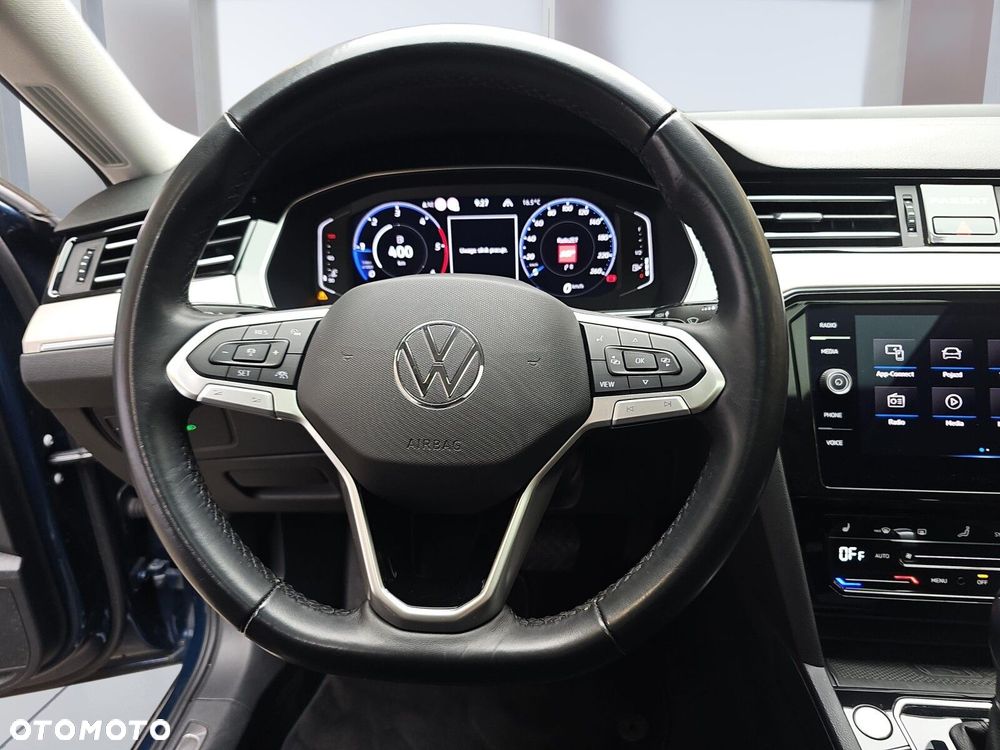 Volkswagen Passat Variant 2.0 TDI Elegance DSG - 13