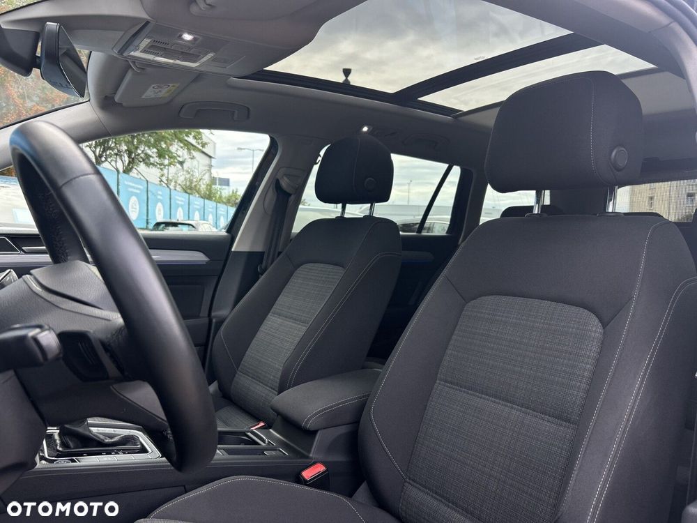 Volkswagen Passat - 12