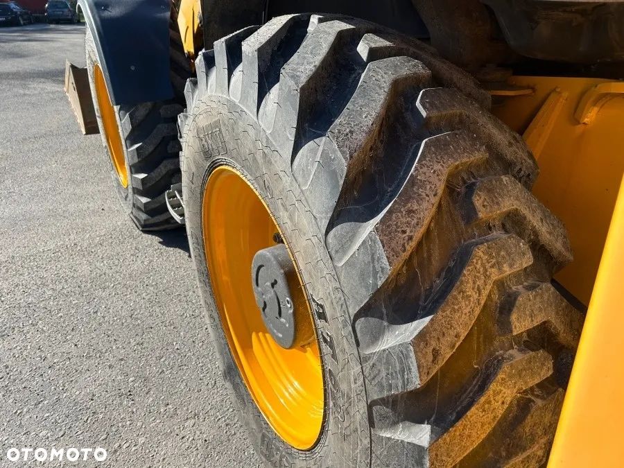 JCB 4CX - 10