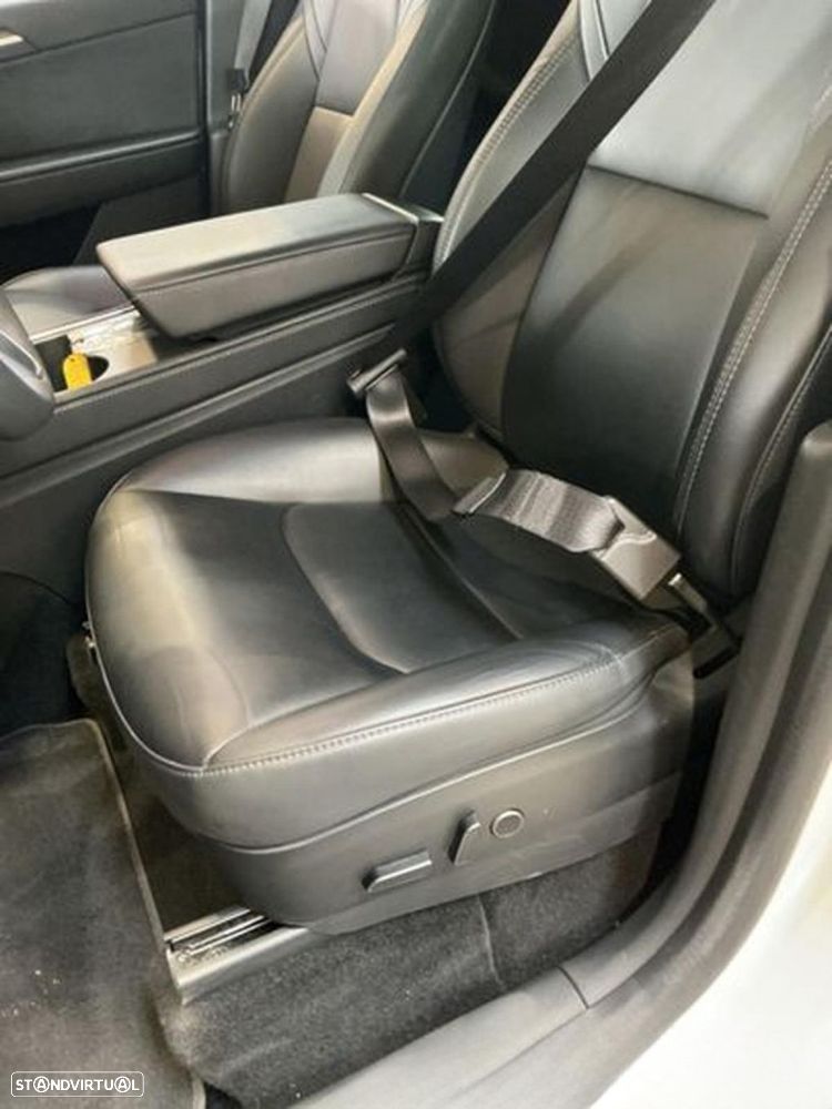 Tesla Model Y RWD - 7
