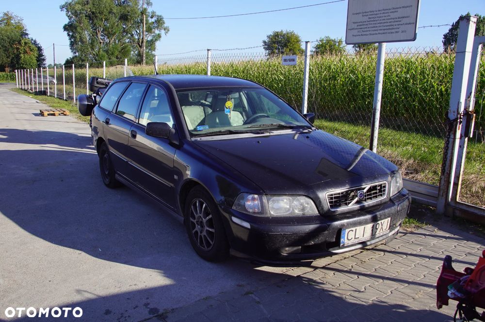 Auto na części - Volvo V40 I Lift 1.9 Di 115 KM D4192T3 M56 2003R Silnik Skrzynia Drzwi Szyba Maska Klapa Zderzak Lusterko Deska Kokpit Sensor Moduł Licznik Kierownica - 1