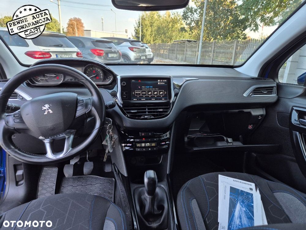 Peugeot 2008 1.2 Pure Tech Signature - 17