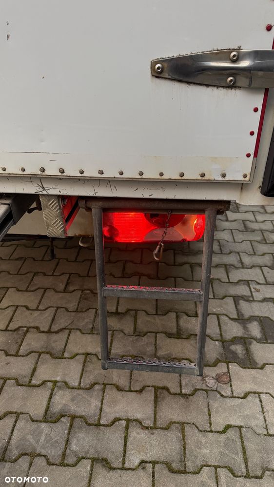 Mercedes-Benz Sprinter - 14