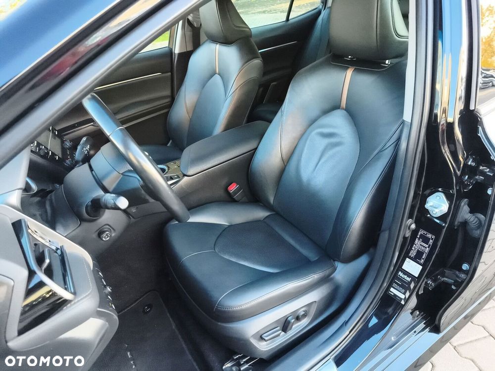 Toyota Camry 2.5 Hybrid Executive CVT - 18