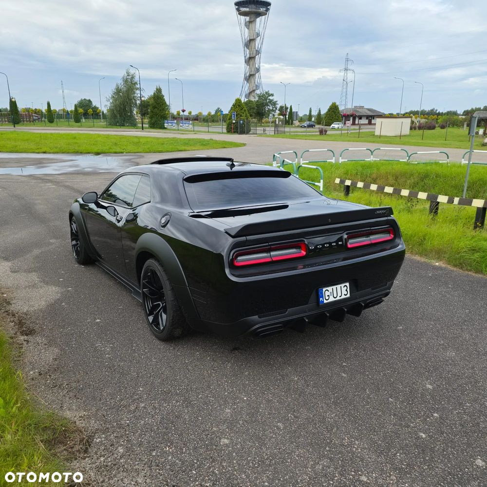 Dodge Challenger - 5