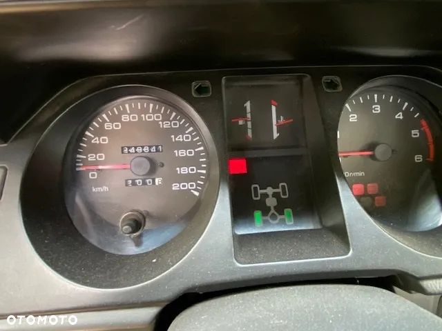 Mitsubishi Pajero - 5