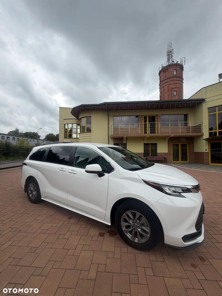 Toyota Sienna - 15