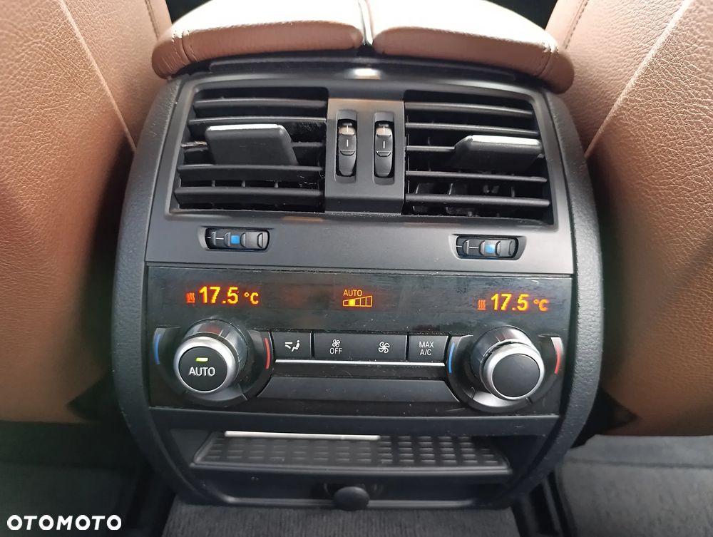 BMW Seria 5 525d Sport-Aut - 12