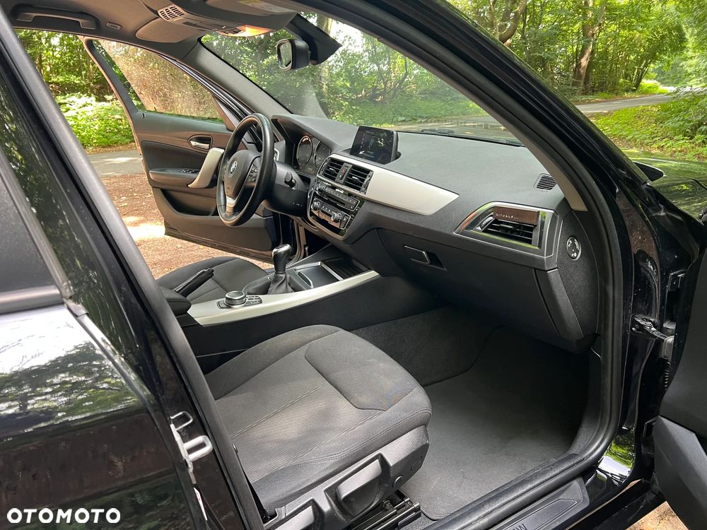 BMW Seria 1 120i - 11