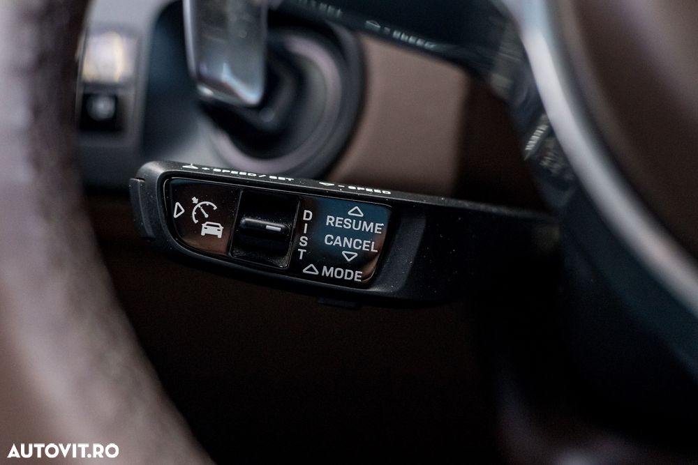 Porsche Cayenne - 34