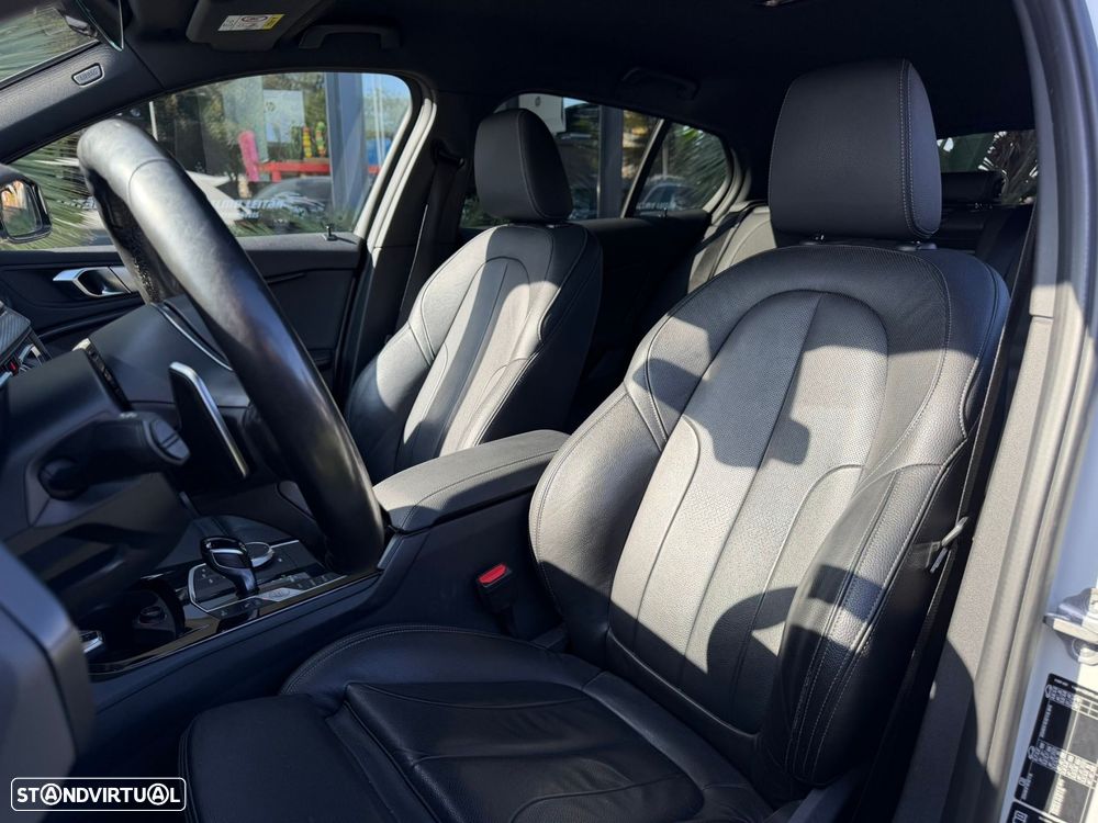 BMW M135i xDrive - 16