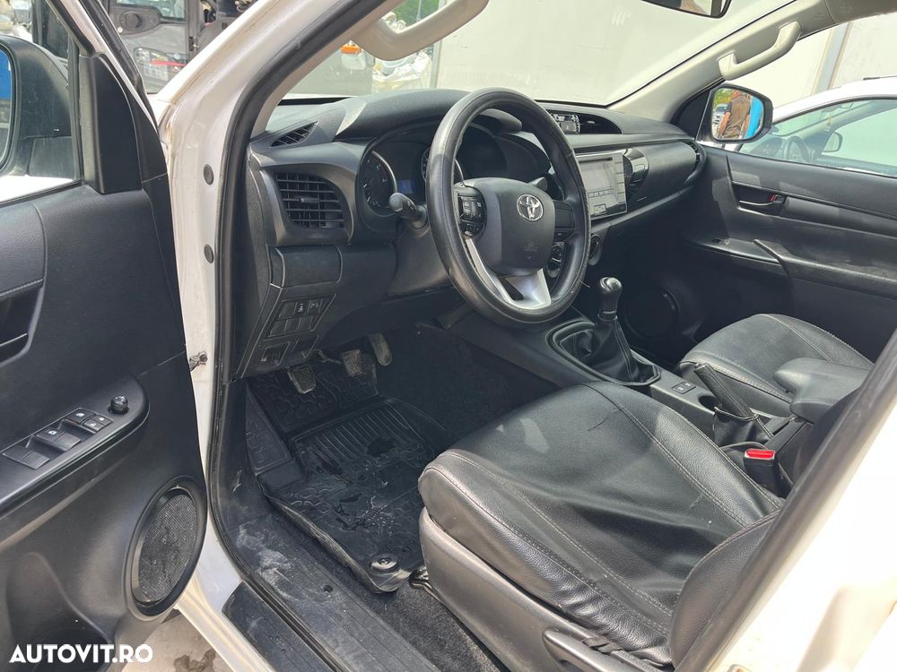Toyota HILUX - 8