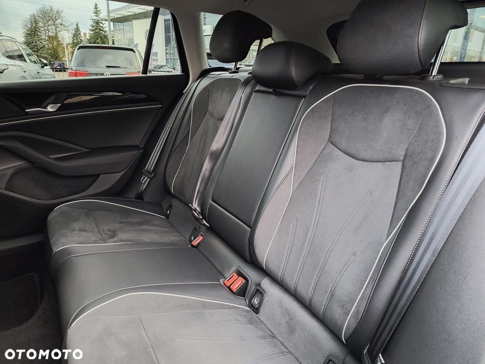 Volkswagen Passat - 25