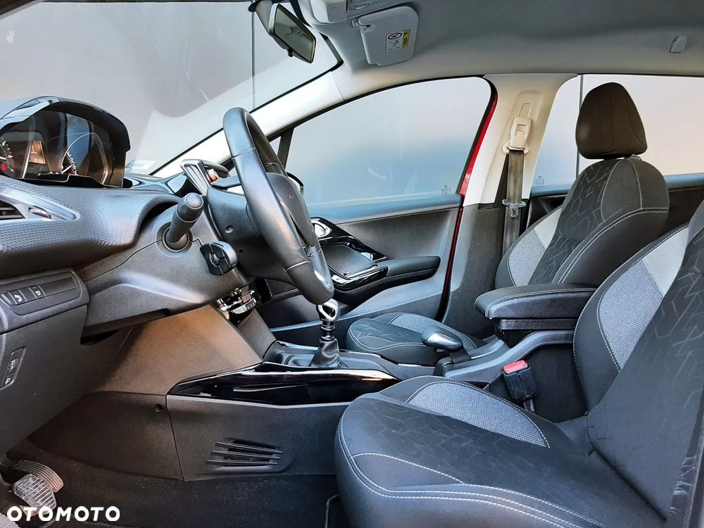 Peugeot 2008 1.2 Pure Tech Active S&S - 12