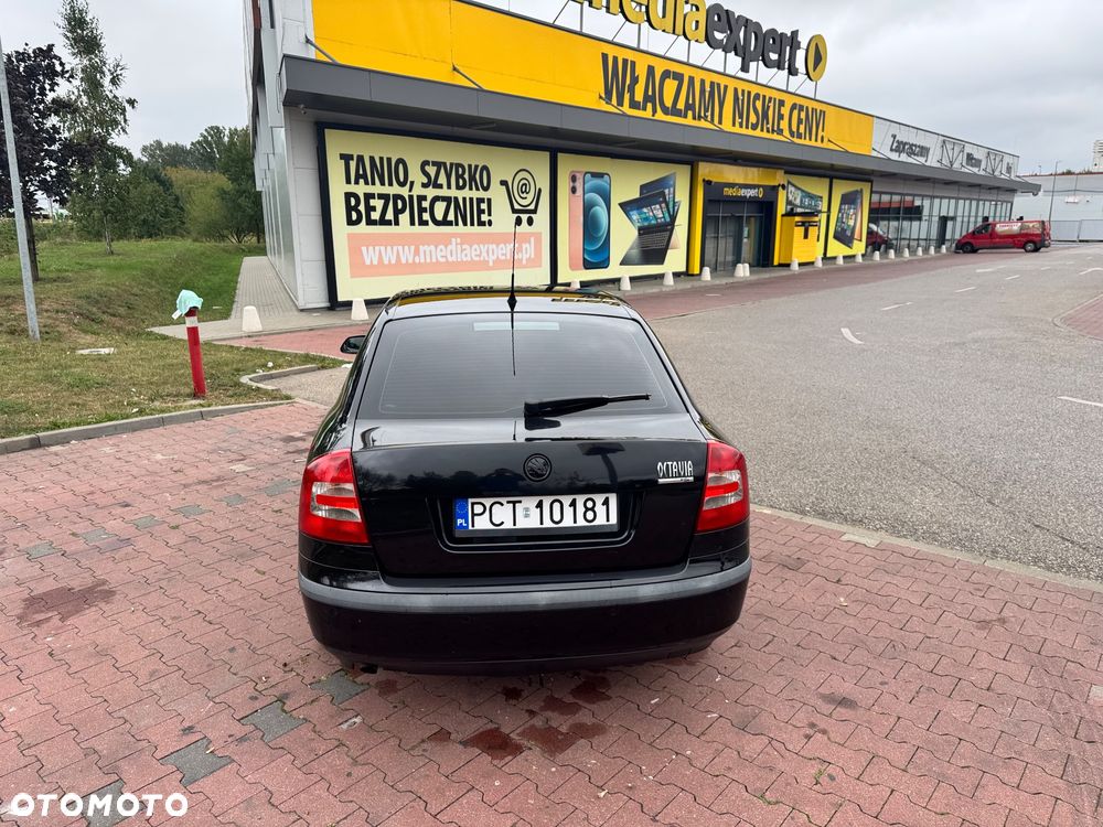 Skoda Octavia 1.6 FSI Elegance - 12