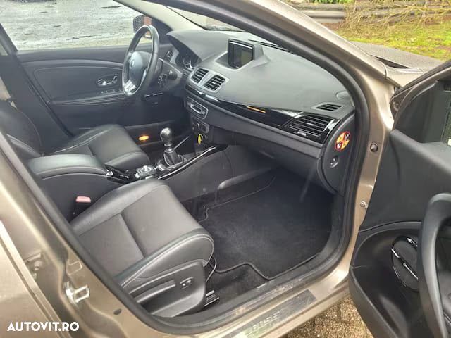 Renault Megane ENERGY dCi 110 Start & Stop Bose Edition - 19