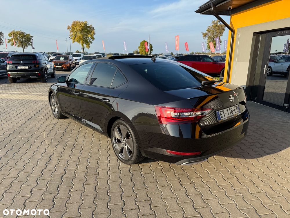 Skoda Superb 2.0 TDI Sportline DSG - 12