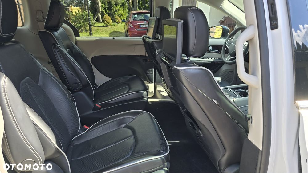 Chrysler Pacifica - 3