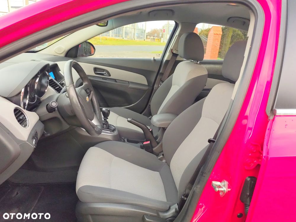 Chevrolet Cruze 1.8 LT - 9
