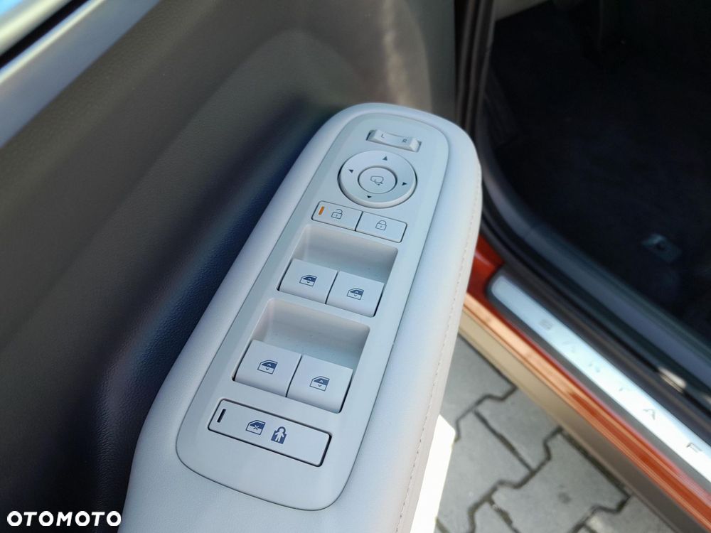 Hyundai Santa Fe 1.6 T-GDI HEV Platinum 4WD 7os - 29