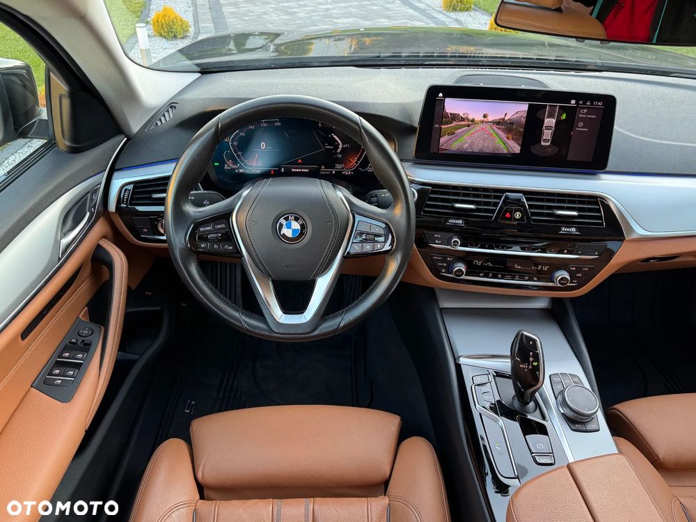 BMW Seria 5 520d xDrive - 27