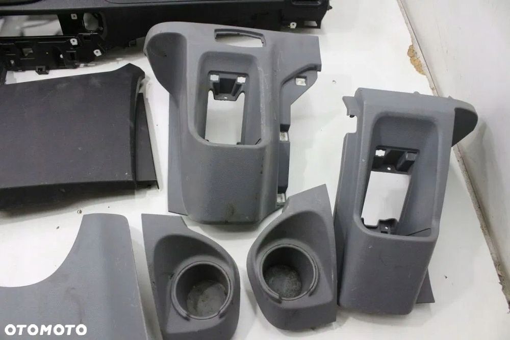 DESKA KONSOLA PLASTIKI UCHWYTY TRANSIT MK8 - 4