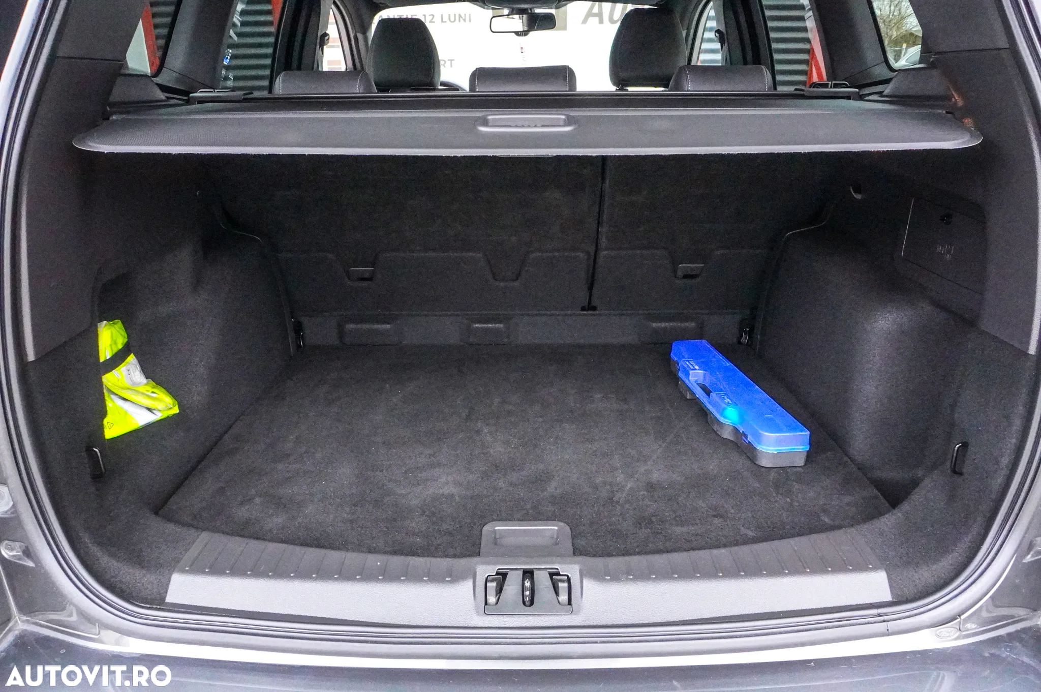 Ford Kuga 2.0 TDCi 4WD Powershift ST-Line - 38
