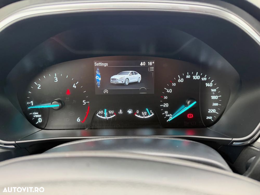 Ford Focus 1.5 EcoBlue Titanium Business - 16