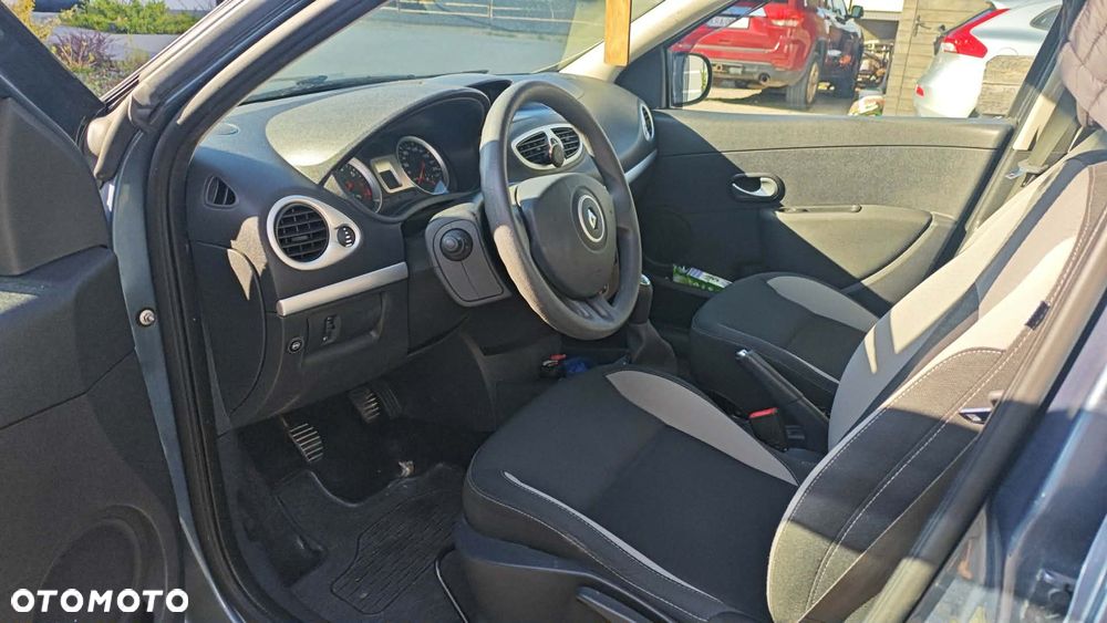 Renault Clio 1.2 16V Dynamique - 12