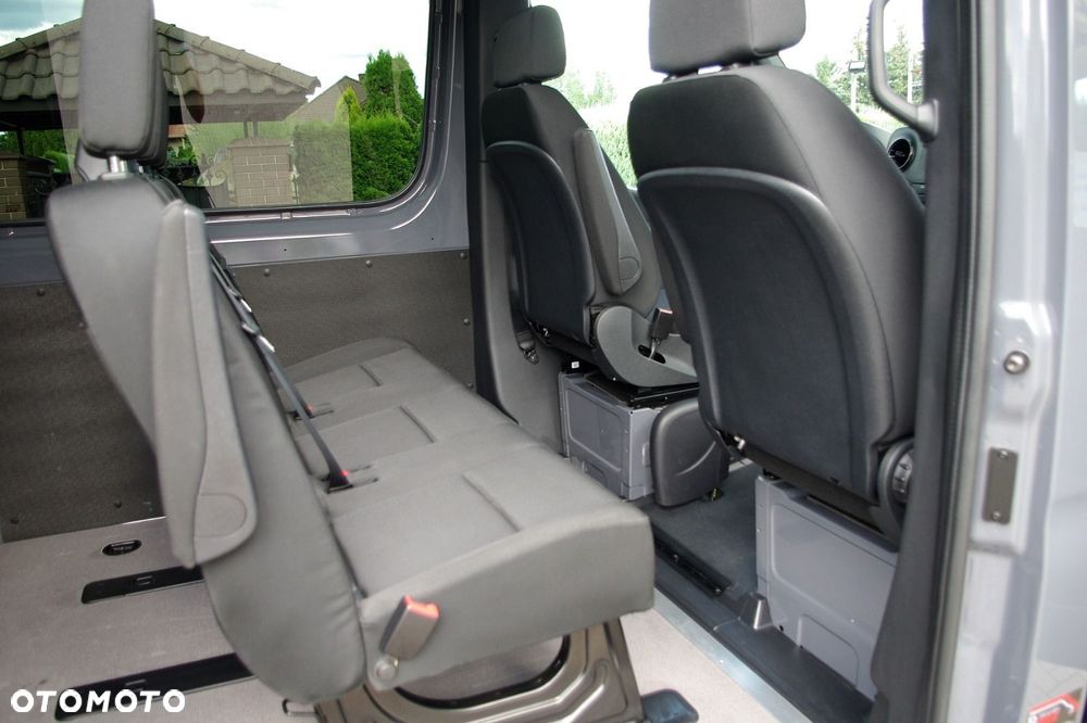 Mercedes-Benz Sprinter - 11