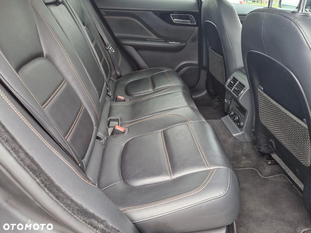 Jaguar F-Pace 2.0 i4P AWD Prestige - 18